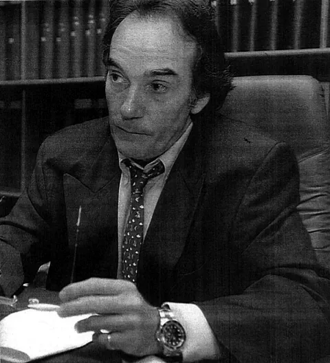 Maître Jean-Louis Daumas-Borelli à son bureau